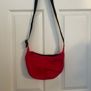 SMALL CRESCENT CANDY APPLE BAGGU
